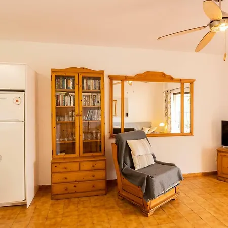 아파트 1 Bedroom Ground Floor 아데제