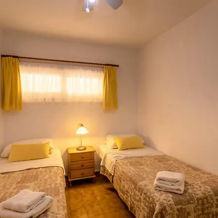 1 Bedroom Ground Floor 아파트